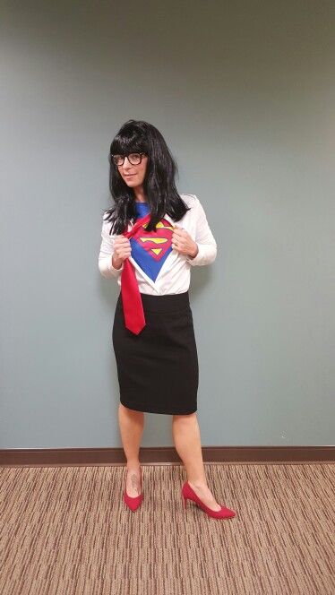 Clark Kent costume - the female version Clark Kent Costume For Women, Female Clark Kent, Clark Kent Costume, Mine Couple, Halloween Costumes For Work, Super Women, Couple Costumes, Party Costumes, Clark Kent