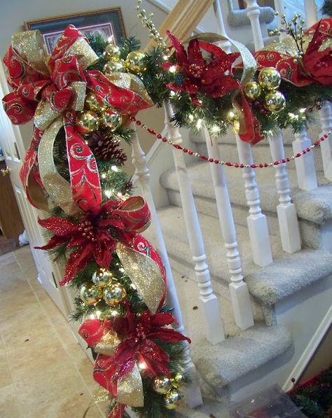 Creations from my heart: A Traditional Red & Green Staircase Christmas Garland With Ribbon, Red Theme Christmas Tree, Christmas Flowers Arrangements, Garland With Ribbon, Red Table Settings, Diy Xmas Decor, Cute Christmas Wallpapers, Christmas Banister, Symbols Of Christmas