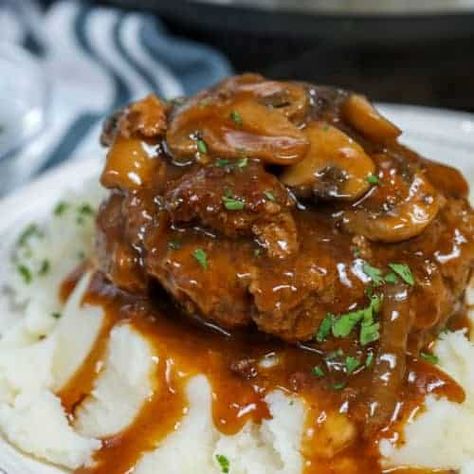 Instant Pot Salisbury Steak - Spend With Pennies Salisbury Steak Crockpot, Homemade Salisbury Steak, Easy Salisbury Steak, Best Mac N Cheese Recipe, Slow Cooker Salisbury Steak, Swiss Steak, Salisbury Steak Recipes, Savory Pumpkin Recipes, Thanksgiving Recipes Side Dishes