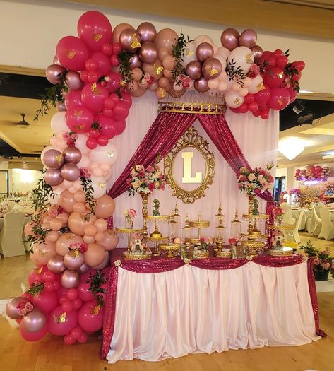 EVENT DESIGNER on Instagram: “Floral design Balloon design Dessert Table Main table Shimmer backdrop and Marquee Numbers By @blossombloomsevents Save the date��…” Quinceanera Main Table Ideas, Main Table Quinceanera, Shimmer Backdrop, Marquee Numbers, Design Balloon, Pink Quince, Quince Decorations, Main Table, Quinceanera Ideas