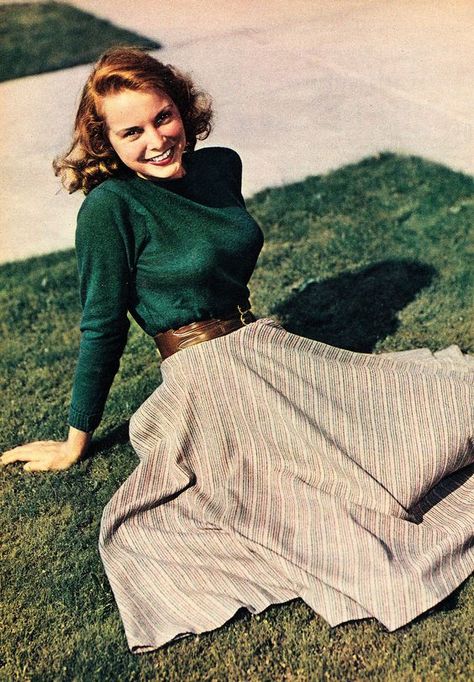 Janet Leigh 1940s Skirt, 40s Mode, Decades Fashion, Mode Retro, Vintage Fashion 1950s, Fashion 1950s, 40s Fashion, Stil Inspiration, 1940s Fashion