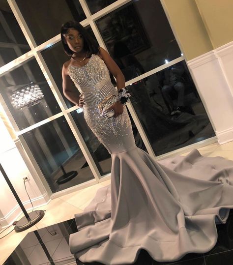 Dresses With Beads, Crystal Prom Dress, Grey Prom Dress, Prom Girl Dresses, Strapless Prom Dresses, Gowns Wedding, Prom Girl, Evening Formal, Mermaid Fashion