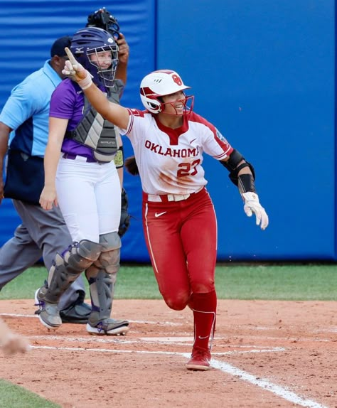 Oklahoma Sooners Softball, College Softball Aesthetic, Alabama Softball, Softball Aesthetic, Ou Softball, Oklahoma Softball, Softball Pics, College Softball, Softball Things