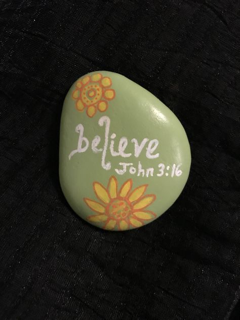 John 3:16 Religious Painted Rocks, Scripture Rocks, Prayer Rocks, Inspirational Rocks, Diy Rock Art, Christian Rock, Bible School Crafts, Christian Crafts, Painted Rocks Kids