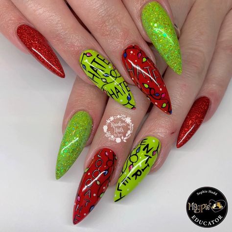 Grinch Bling Nails, Holiday Nails Grinch, Grinch Stilleto Nails, Grinch Green Nails, The Grinch Nail Designs, Christmas Nails 2023 Grinch, Grinch Xmas Nails, Cute Christmas Nails Grinch, Grinch Face Nails