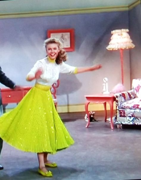 Vera Allen, Rock N Roll Dress, Mitzi Gaynor, Vera Ellen, Roll Dress, Fashion 1950s, Hollywood Celebrities, Dress Ideas, Sewing Ideas