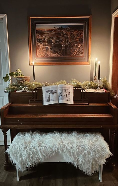 Decorating A Piano For Christmas, Christmas Decor On Piano, Piano Christmas Decor, Piano Styling, Piano Decor, Christmas Piano, Sideboard Decor, Christmas Vibes, Mantle Decor