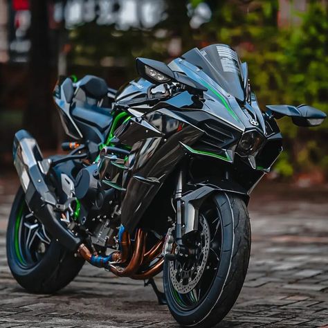 Pretty Bike, Custom Sport Bikes, Cartoon Character Pictures, Kawasaki Ninja, Bike Lovers, Best Luxury Cars, Super Bikes, Sport Bikes, Bike Ride