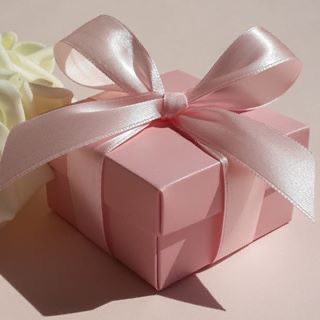 Jewelry Packaging Design, Wrapping Techniques, Sweet 16 Decorations, Pink Gift Box, Gift Wrapping Inspiration, Creative Tutorials, Ribbon Wedding, Pink Christmas Decorations, Creative Gift Wrapping