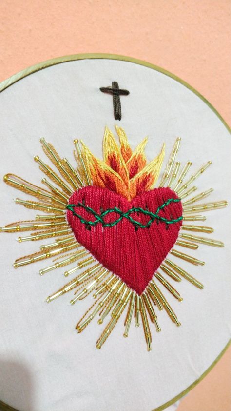 Embroidery Sacred Heart, Sacred Heart Embroidery, Sacred Heart Devotion, Catholic Wall Decor, Jesus Mary And Joseph, Textiles Artwork, Folk Embroidery, Embroidery Sweatshirt, Sewing Embroidery Designs