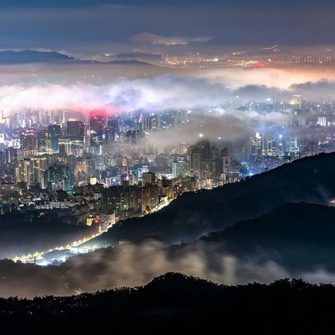 Gangnam District under a sea of clouds surrounded by mountains Seoul South Korea [10801080] Gangnam District, Sea Mountain, Sea Of Clouds, Mountains Aesthetic, South Korea Seoul, Mountain City, Russia Travel, Korea Travel, Petersburg Russia