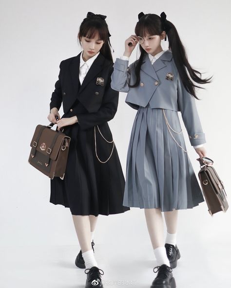 Japanese Uniform, Studio Photography Fashion, School Uniform Fashion, School Uniform Outfits, Twin Outfits, Diy Clothes Design, Female Pose Reference, School Uniforms, Fashion Catalogue