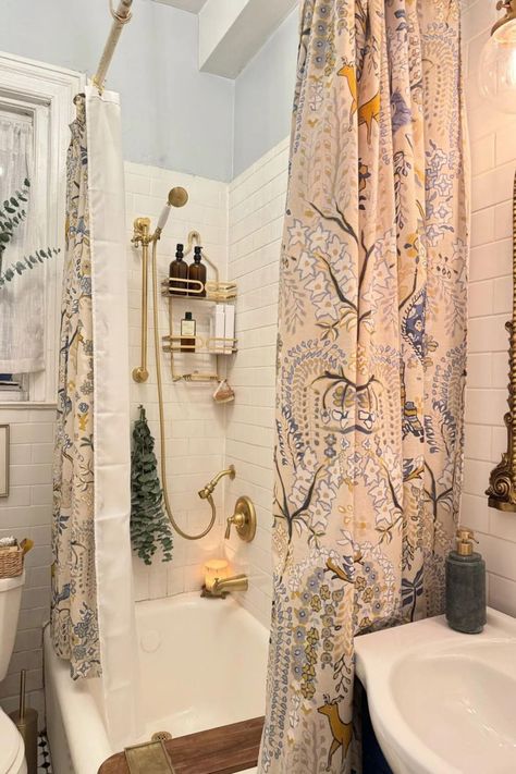 Parisian Apartment Bathroom, Hattie Kolp, Parisian Style Home, Parisian Bathroom, Elegant Bathroom Design, Parisian Decor, Small Bathroom Interior, Cottage Bathroom, Gorgeous Bathroom