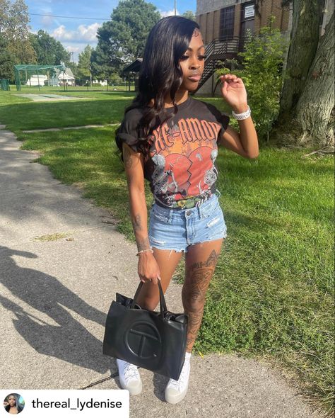 Jean Shorts And Graphic Tee Outfit Black Women, Cut Graphic Tee Black Women, Muscle Tee Outfit Black Women, Brown Graphic Tee Outfit, Muscle Shirt Outfit Womens, Jean Shorts Outfit Black Women, Graphic Tee Outfit Black Women, Muscle Tee Outfits, Graphic Tee Outfit