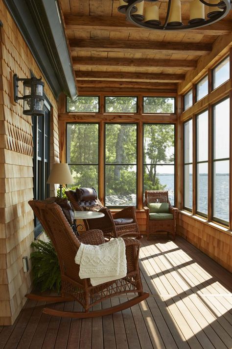 Enclosed Porch, Screened Porch Designs, Building A Porch, Sunroom Designs, Log Cabin Decor, Haus Am See, Casa Country, Screen Porch, Casa Vintage