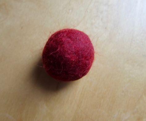 An easy foolproof way to make a felt ball  - Jane Mercer Felt Artist Making Felt Balls, How To Make Felted Wool Balls, How To Make Felt Balls From Felt Sheet, Felt Ball Diy, Diy Felt Balls From Felt Sheets, How To Make Felt Balls, Things To Make With Wool, Diy Felt Balls, Make Felt Balls