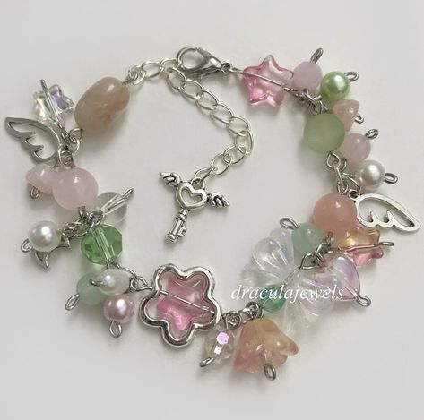 Pretty Charm Bracelets, Chain Bracelet With Charms, Beads Charm Bracelet, Fairy Beads Bracelet, Handmade Charm Bracelet, Charm Bracelet Inspiration, Beaded Charm Bracelets, Beaded Bracelet With Charm, Diy Bracelet Charms