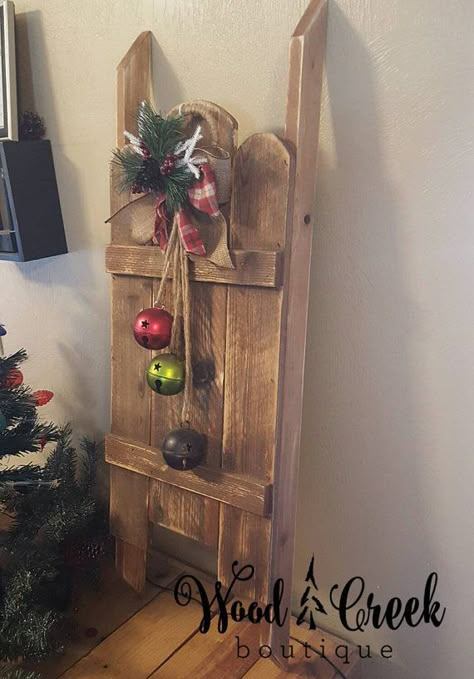 Wooden Sled, Christmas Sled, Arts And Crafts For Teens, Pallet Christmas, Christmas Gifts Ideas, Christmas Wood Crafts, Country Crafts, Primitive Christmas, Xmas Ideas