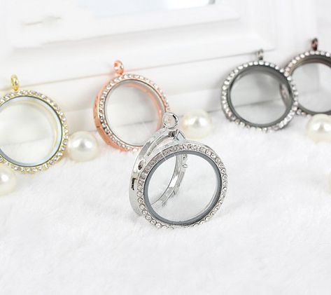 Rhinestone Magnetic Circle Locket Blanks Floating Charms Locket Pendant Blanks Mourning Necklace Pen Glass Locket, Memory Locket, Floating Lockets, Floating Charms, Memorial Necklace, Locket Charms, Jewelry Making Charms, Diy Charms, Locket Necklace