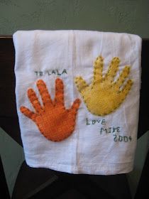 Next to Heaven: Grandparent's Day Embroidery Hand Towels, Dish Towel Crafts, Ideas For Embroidery, Handprint Gifts, Hand Prints, Towel Crafts, Printed Tea Towel, Handprint Crafts, Embroidery Hand