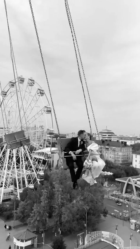 Space Song, Fair Pictures, Ludovico Einaudi, Carnival Rides, Photography Styles, Wedding Photography Styles, Wedding Vibes, Engagement Photo Inspiration, Summer Weddings