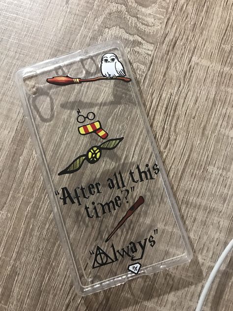 Harry Potter Mobile Cover, Harry Potter Phone Cover Ideas, Phone Cases Harry Potter, Harry Potter Phone Case Diy, Harry Potter Phone Cover, Harry Potter Phone Case Iphone, Handmade Mobile Cover, Wizard Fashion, Harry Potter Notebook