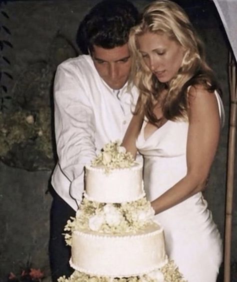 Jfk Jr Wedding, Carolyn Bessette, Celebrity Style Icons, Jfk Jr, Dreamy Wedding, Happy Couple, Wedding Bells, Celebrity Weddings, Future Wedding