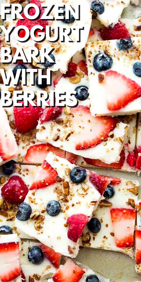 Dessert Bark, Mixed Berry Dessert, Raspberry Recipes Dessert, Yogurt Bark Recipe, Greek Yogurt Breakfast, Menu Sarapan Sehat, Frozen Yogurt Bark, Berry Dessert Recipes, Yogurt Dessert