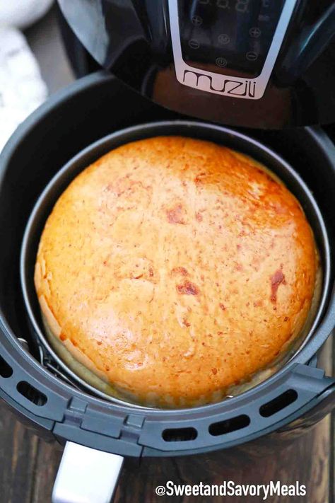 air fryer bread in a pan in the air fryer basket Baking Bread In Air Fryer, Bread Recipe Air Fryer, Air Fryer Bread Recipes, Air Bread, Airfryer Bread, Air Fryer Bread, Air Fryer Pan, Recipe Air Fryer, Deep Fried Recipes