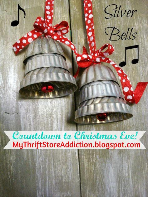 My Thrift Store Addiction : Countdown to Christmas Eve: Silver Bells! Vintage Jello Molds, Vintage Christmas Crafts, Navidad Diy, Silver Bells, Primitive Christmas, Noel Christmas, Vintage Christmas Decorations, Christmas Countdown, Christmas Bells