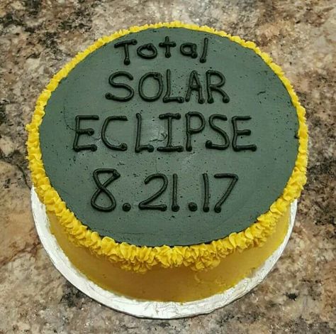 Sun, Moon, Total Solar Eclipse Cake, 8-21-2017. Praise Him, sun and moon; praise Him, all you shining stars.-Psalm 148:3 Forheavenscakes2016@gmail.com Eclipse Cake Design, Eclipse Cake Ideas, Solar Eclipse Cake, Solar Eclipse Themed Food, Solar Eclipse Party Dessert, Solar Eclipse Sweets, Eclipse Cake, Eclipse Themed Food, Oreo Crust Cheesecake