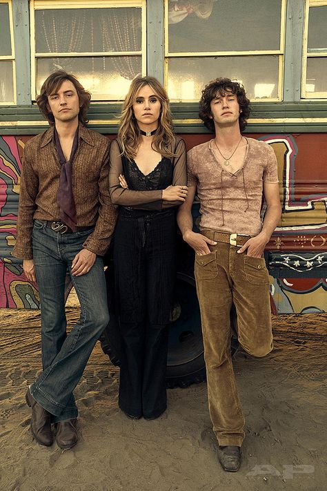 Jones Aesthetic, Taylor Jenkins Reid, Daisy Jones And The Six, Mode Pop, 70s Inspired Fashion, 70s Outfits, Daisy Jones, Suki Waterhouse, I'm With The Band