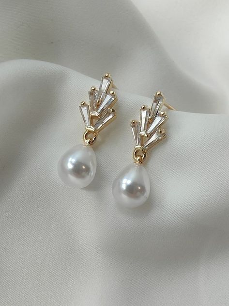 ✦ Note: All images are sourced from various creators and are shared for inspiration only.✦ Simple Earrings Design, Pearl Drop Bridal Earrings, Drop Bridal Earrings, Pearl Drop Earrings Bridal, Crystal Bead Jewelry, Pearl Necklace Designs, Pearl Accessories, Bridal Earrings Drop, Bride Earrings