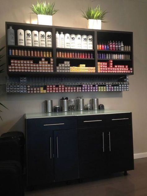 Plantitas!: Salon Color Bar, Hair Salon Interior Design, Salon Interior Design Ideas, Small Salon, Nail Salon Interior Design, Nail Salon Interior, Beauty Salon Interior Design, Home Hair Salons, Hair Salon Design