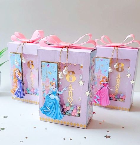 Princess Party Favor, Princess Birthday Party Decorations, Construction Theme Party, Disney Princess Birthday Party, Princess Theme Birthday, Birthday Party Treats, Princess Party Favors, Personalised Gifts Diy, Princess Gifts