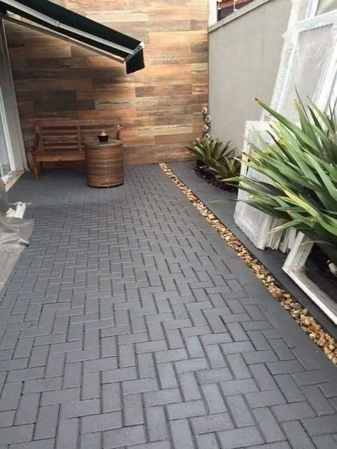 Patio Water Feature, Paving Ideas, Backyard Walkway, Paver Designs, Patio Pavers Design, Concrete Patios, Porch Tile, Paver Walkway, Garden Paving