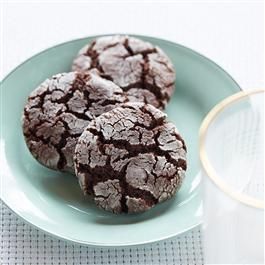 Gluten Free* Chocolate Crackled Cookies Cranberry Cheesecake Recipes, Crinkles Recipe, Choc Cookies, Chocolate Crackle Cookies, Crackle Cookies, Crisco Recipes, Chocolate Crackles, Cranberry Cheesecake, Holiday Cookie Exchange