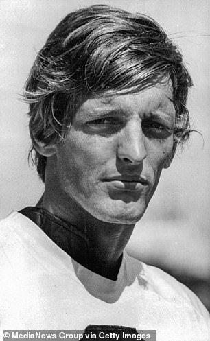 Portrait of Oakland Raiders punter Ray Guy from 1974 Ray Guy, Southern Mississippi, Nfl Football Games, Baltimore Colts, Nfl Oakland Raiders, Paramount Theater, The Raiders, Football Hall Of Fame, Nfl History