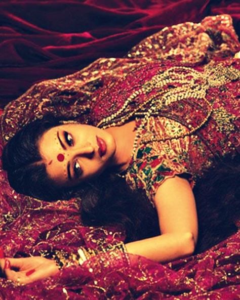 Aishwarya Rai In Devdas, ऐश्वर्या राय, Neeta Lulla, Sanjay Leela Bhansali, Indian Goddess, Indian Photoshoot, Aishwarya Rai Bachchan, Saree Photoshoot, Mangalore