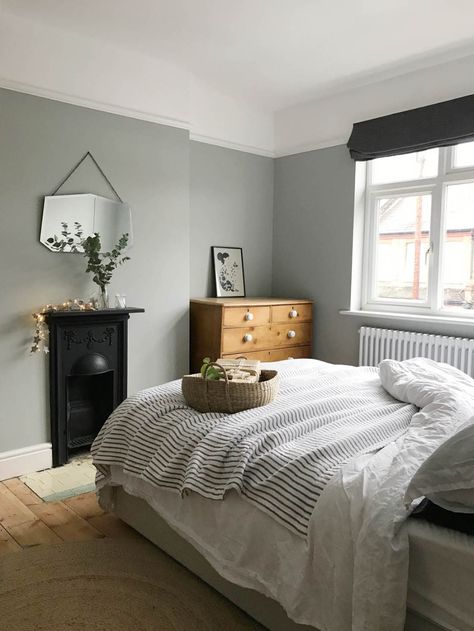 Interior Simple, Sage Green Bedroom, Victorian Bedroom, Bedroom Updates, Living Room Red, Bedroom Renovation, Gray Bedroom, Living Room Green, Blue Living Room