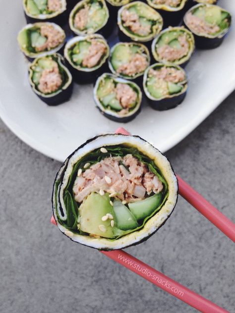 Paleo sushi Riceless Sushi, Paleo Sushi, Spicy Tuna Roll, Spicy Tuna, Paleo Lunch, Paleo Whole 30, Primal Paleo, Sushi Rolls, Paleo Diet