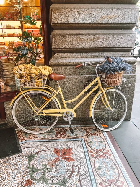 Italian Bike Aesthetic, Vintage Bike Aesthetic, Pendleton Bike, Mini Cafeteria, Healthy Motivation Quotes, Flower Bike, Yellow Bike, Vision 2024, Coffee Bike