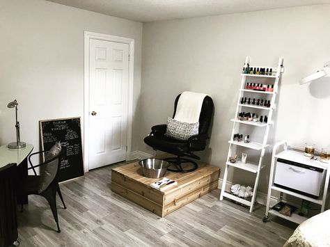 Salón Home Salon Pedicure Station, In Home Pedicure Station, Platform Pedicure Station, Pedicure Studio Ideas, Pedicure Platform Station, No Plumbing Pedicure Station, Pedicure Platform Diy, At Home Pedicure Station, Salon Pedicure Station Ideas