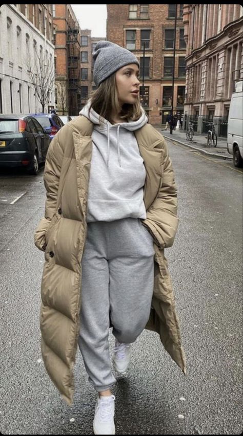 Parka Outfit, Sportswear Outfits, Cold Fashion, Coat Street Style, Winter Fashion Outfits Casual, Winter Outfits Cold, Fashion Trends Winter, Vintage Long Sleeve, Coat Vintage