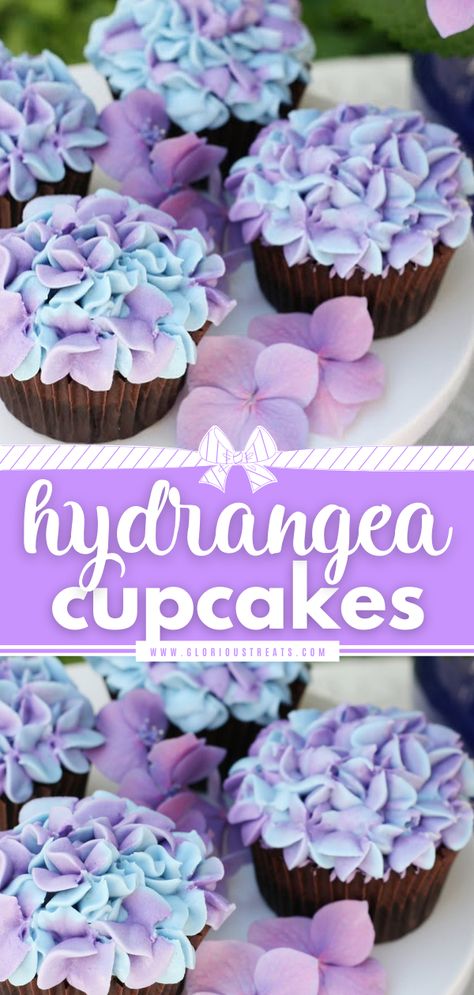 Hydrangea Cupcakes Easy Flower Piping Cupcakes, Buttercream Drop Flowers, Easy Pretty Cupcakes, Simple Flower Cupcakes Ideas, Purple Flower Cupcakes Ideas, Spring Inspired Cupcakes, Cupcake Frosting Decoration, Mothersday Dessert Ideas, Hydrangea Icing Flowers