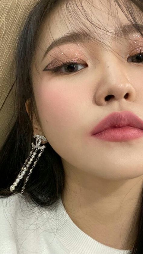 Y2k Eye Makeup, Korean Makeup Trends, Eyeliner Ideas, Concert Makeup, Windows To The Soul, Doll Eye Makeup, Korean Eye Makeup, Lashes Mascara, Ulzzang Makeup