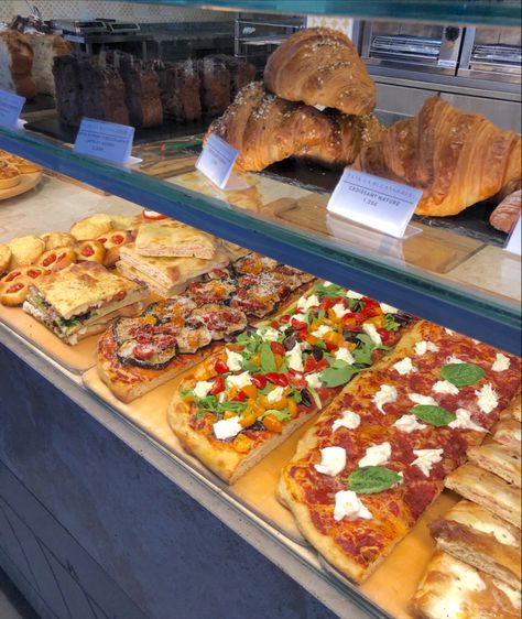 Italian Bakery Aesthetic, Italian Food Astethic, Italian Cafe Aesthetic, Italian Dinner Aesthetic, Italian Food Aethstetic, Italian Pizza Shop Aesthetic, Italy Food Aethstetic, Italian Pizza Aesthetic, Lunch In Italy Aesthetic