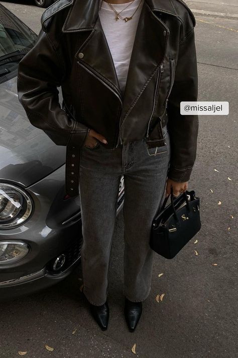 Grey Jeans Outfit, Black Leather Jacket Outfit, Full Length Jeans, Outfits Con Jeans, Look Jean, Black Jeans Outfit, Leather Jacket Outfits, Relaxed Jeans, Causual Outfits