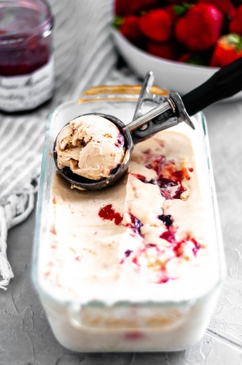 Jelly Ice Cream, Swirl Ice Cream, Bourbon Cherries, Cherry Ice Cream, Peanut Butter Ice Cream, Ice Cream Base, Sorbet Recipes, No Churn Ice Cream, Peanut Butter And Jelly