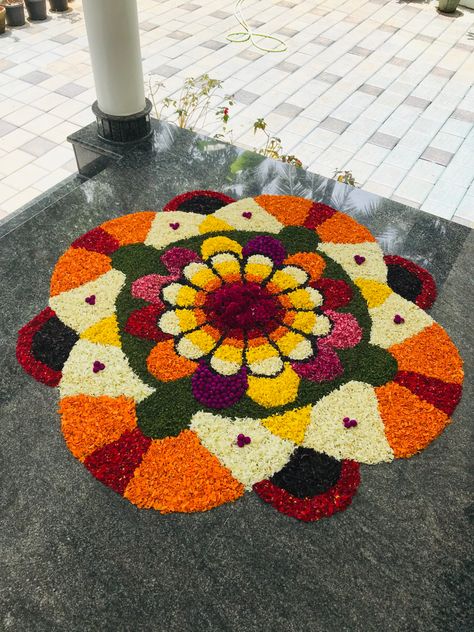 Flower carpet onam Onam Carpet Design, Onam Athapookalam Designs, Flower Carpet Design Onam, Onam Rangoli Flower, Onam Flower Carpet, Onapookalam Designs, Onam Flower Decoration, Onam Flower Rangoli, Flower Carpet Design